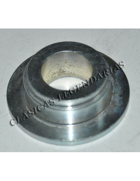 Separador rueda trasera izquierda Cota 74 Ref.3650046