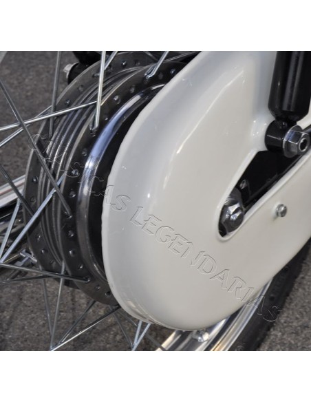 Cubrecadenas Impala Turismo fibra pintado y lacado