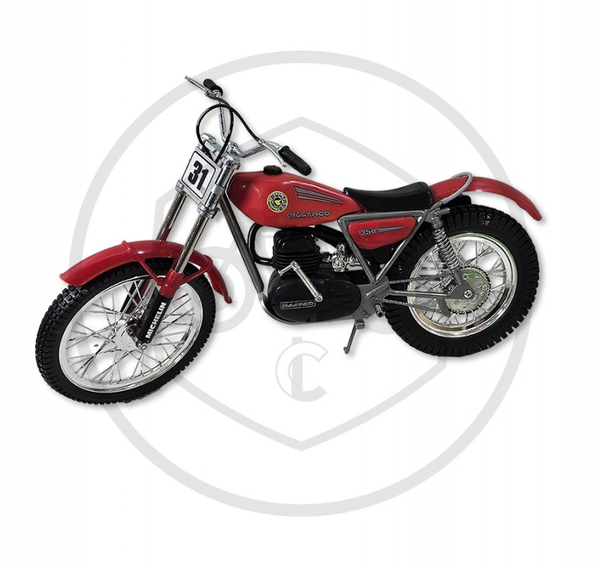 Maqueta Bultaco Sherpa T199 Roja escala 1:6 ref.11115